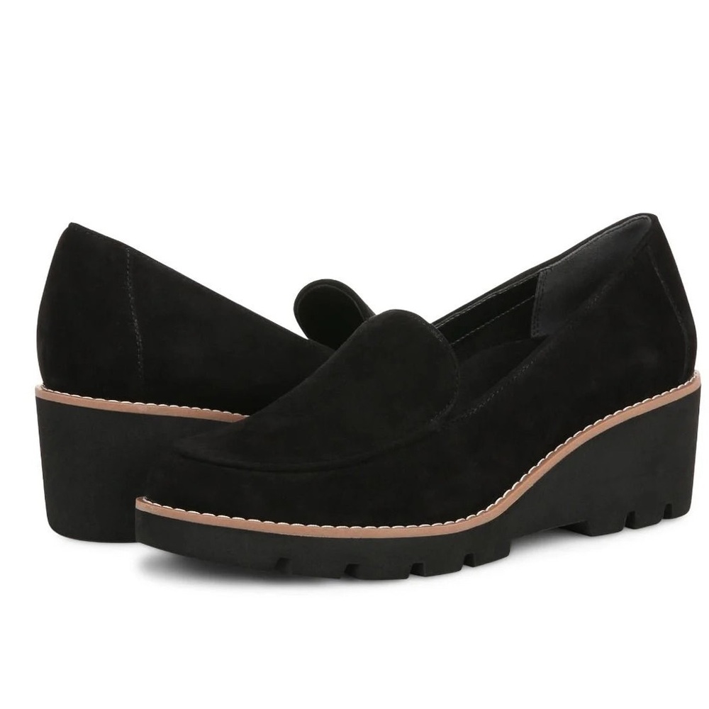 Vionic Willa Wedge Loafers. Black suede. Size 7.5.